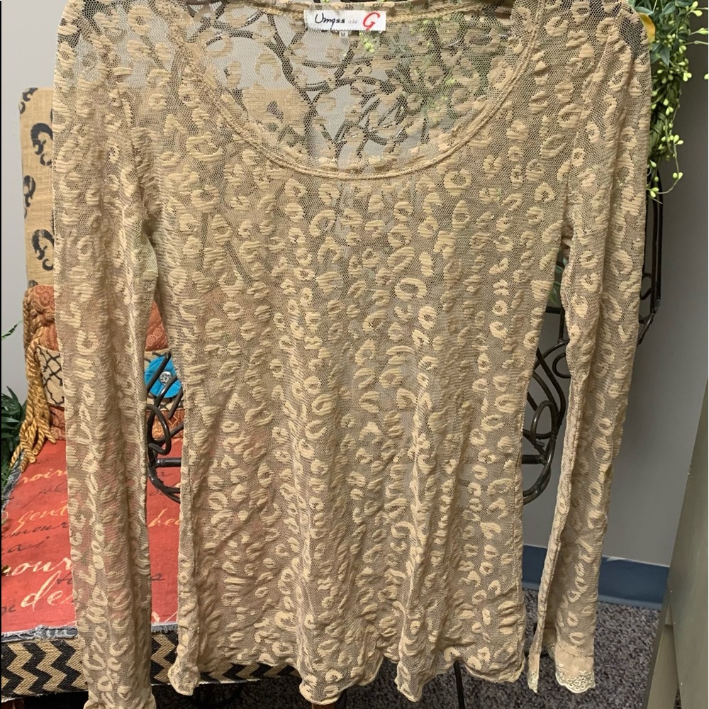 Umgee Leopard print sheer shirt size M